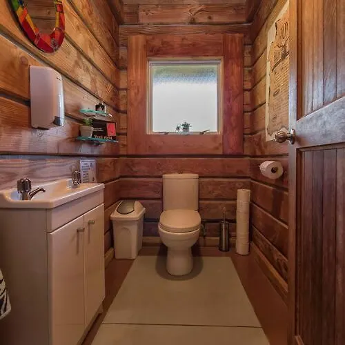 7bdr Up To 16 Guests Book Now! Rotorua